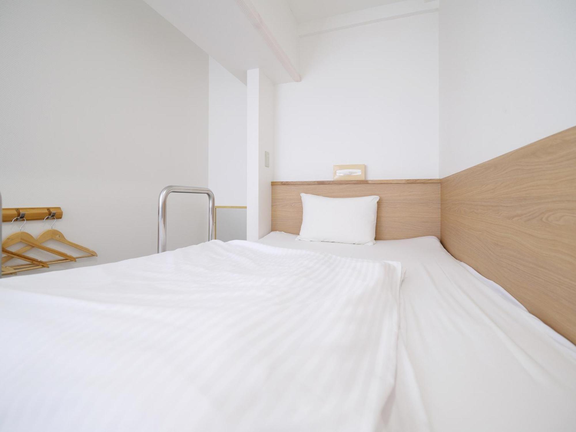 Abest Cube Kokusai Street-cabin Type With Key Naha